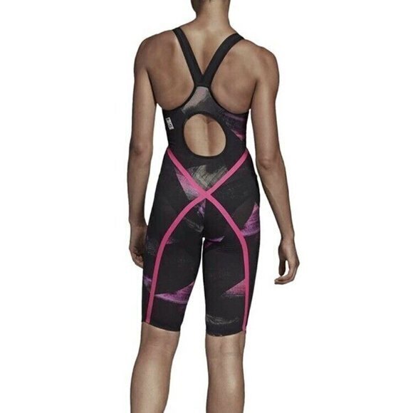 NEW Adidas XVIII Freestyle Closed‎ Back Swimsuit - Picture 2 of 7